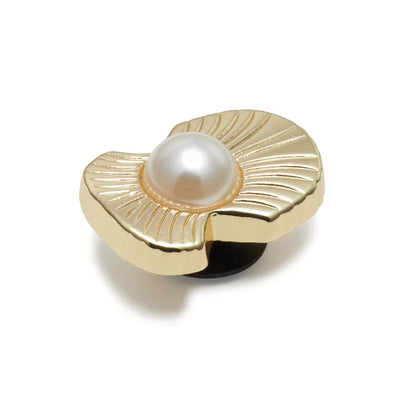 Jibbitz™ Charm Gold Oyster with Pearl